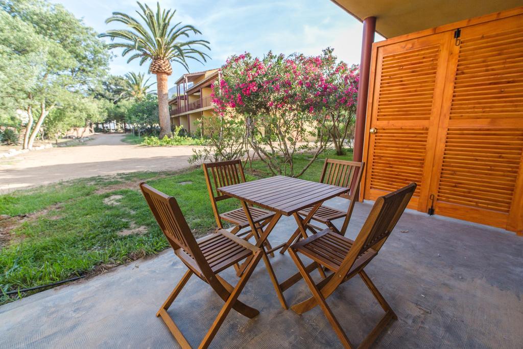 Casa Vecchia Rooms + Apartments Calvi  Buitenkant foto