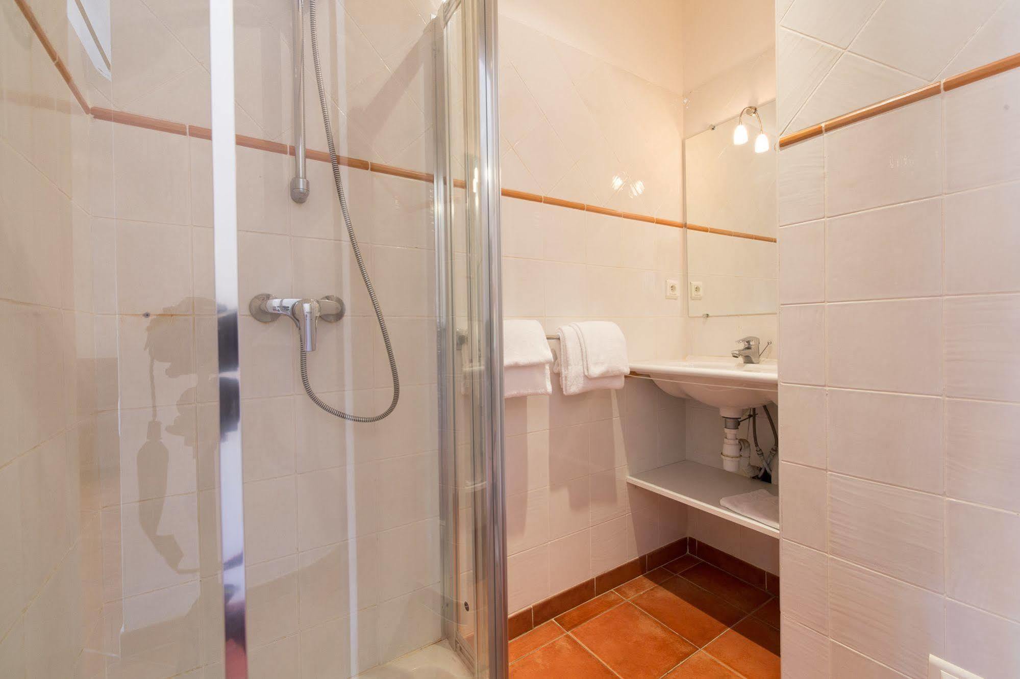 Casa Vecchia Rooms + Apartments Calvi  Buitenkant foto
